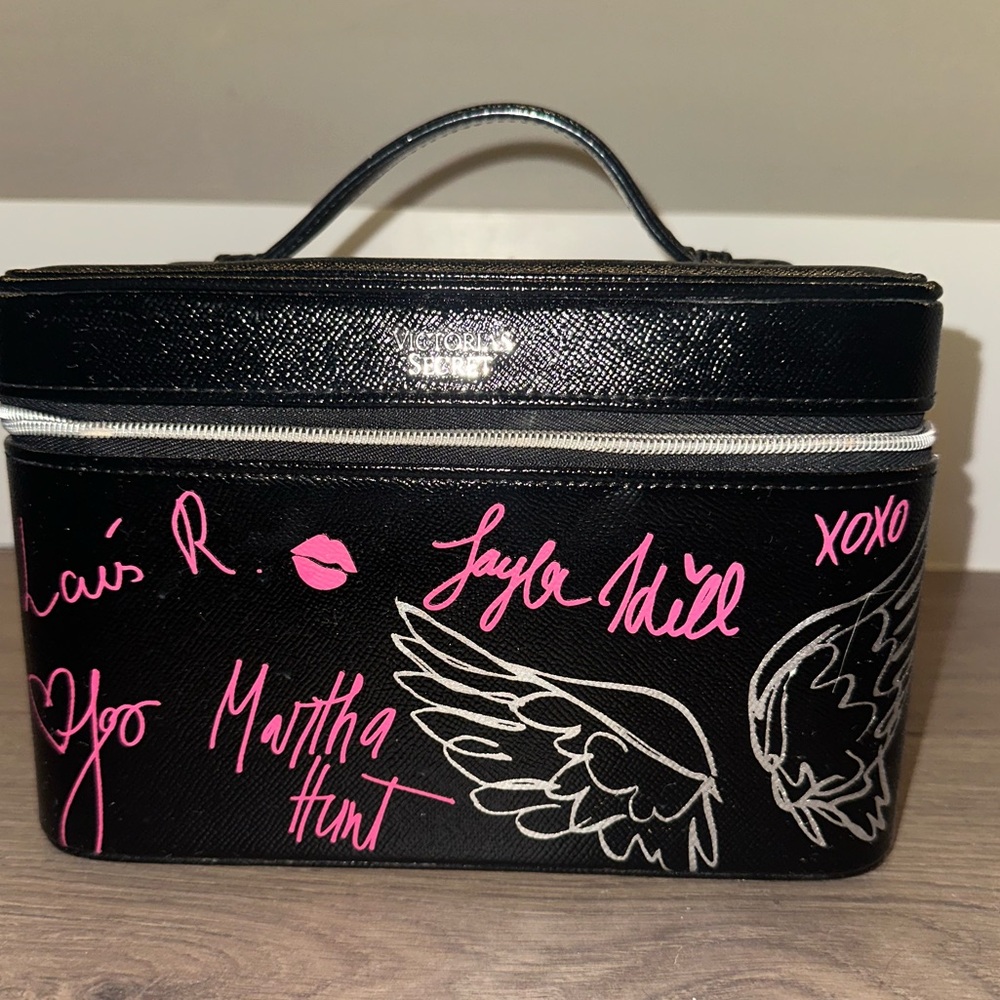 VICTORIA’S SECRET Black Cosmetic Trunk